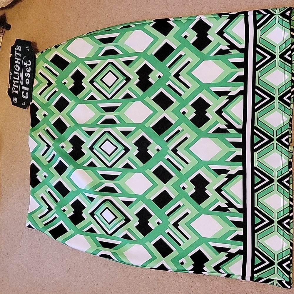 NYCC Skirt Large Straight Geometric Black White